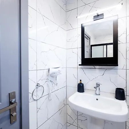 W Pool And Balcony 5 Min To In Apartament Milas
